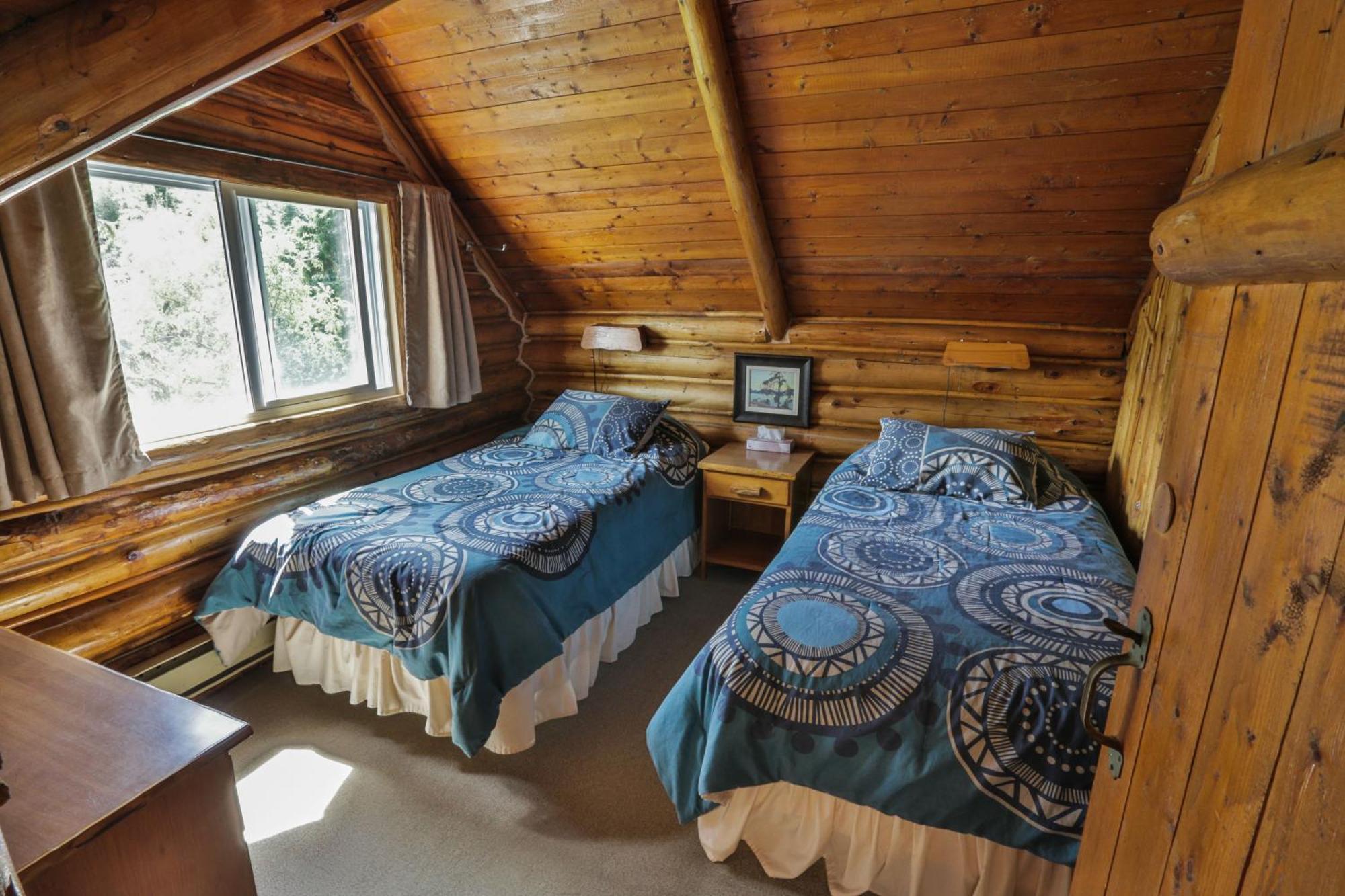 Kan-A-Mouche Pourvoirie Auberge Et Chalets Saint-Michel Rom bilde