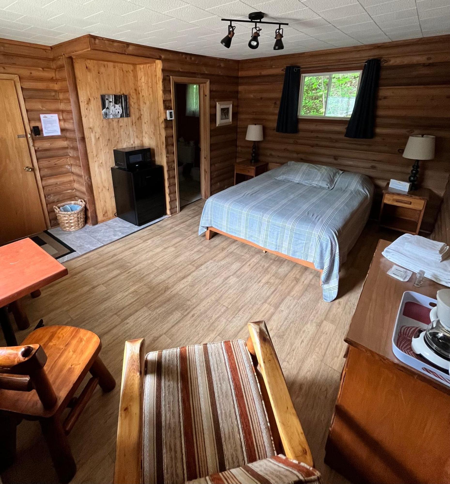 Kan-A-Mouche Pourvoirie Auberge Et Chalets Saint-Michel Eksteriør bilde