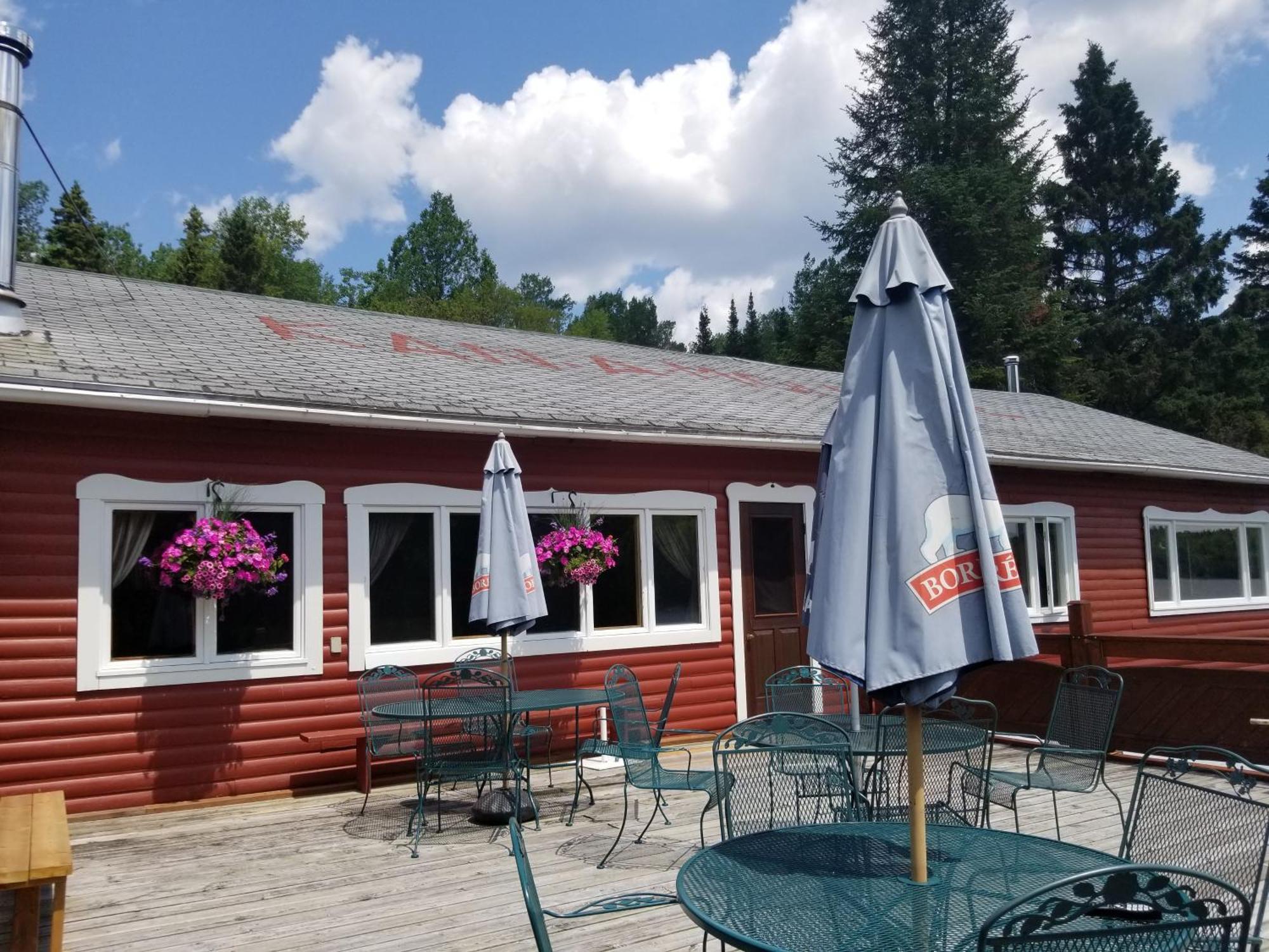 Kan-A-Mouche Pourvoirie Auberge Et Chalets Saint-Michel Eksteriør bilde