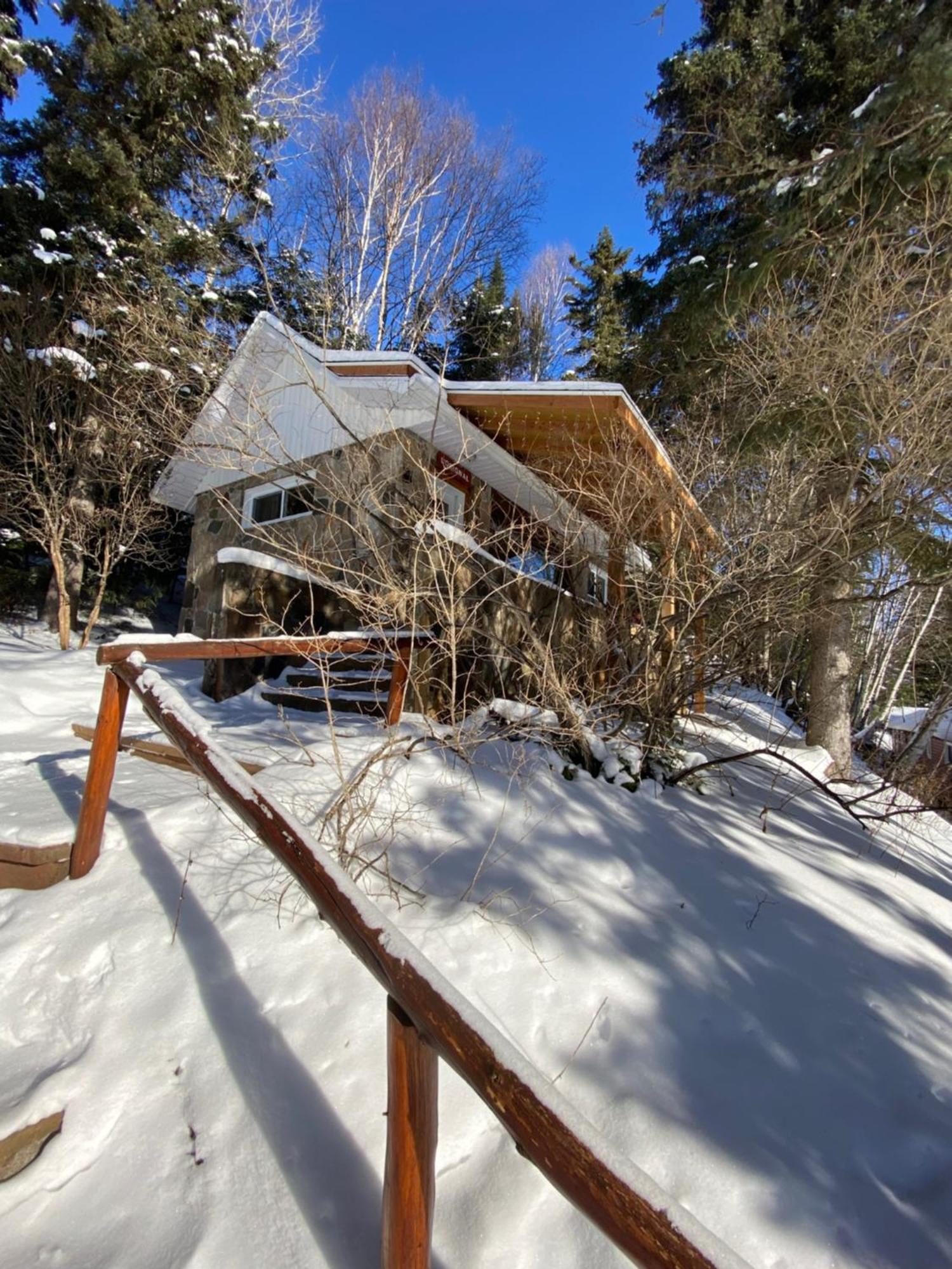 Kan-A-Mouche Pourvoirie Auberge Et Chalets Saint-Michel Eksteriør bilde